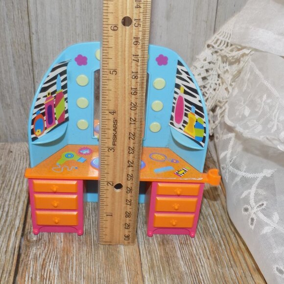 GROOVY GIRLS Small Toy Kitchen Playhouse Furniture * - Picture 3 of 8